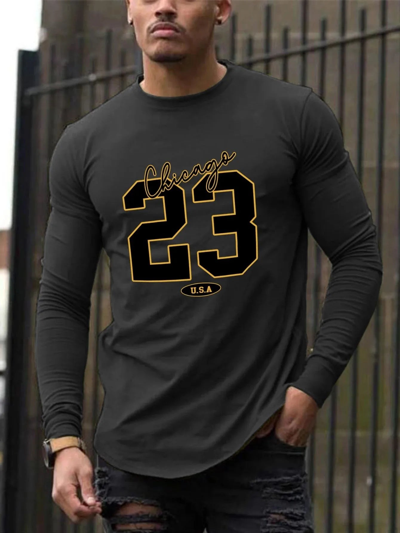 The new men's long-sleeved T-shirt for Spring and Autumn 2025 features a casual and comfortable 3D letter print on the street